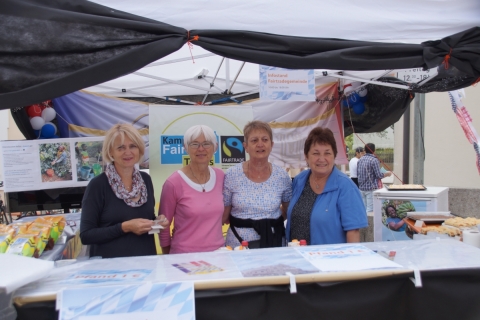 2. Marktplatzfest: Petershausener Kaffee und Varenner Champagner im Partnerschafts-Pavillion