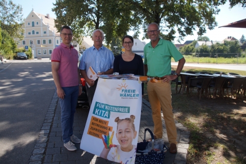 Freie Wähler machen mit bei der Plakataktion des Bund Naturschutz und des Eine Welt Netzwerk Bayern e.V.