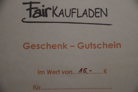 Gemeinde Petershausen beschenkt Jubilare mit Geschenk-Gutscheinen aus dem Fairkaufladen