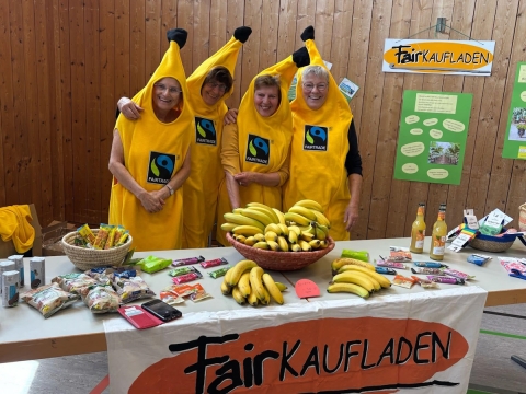 Bananenaktion beim Maifest in der Grundschule Petershausen
